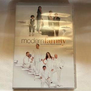 🍿3 for $20 - Third Season - Modern Family